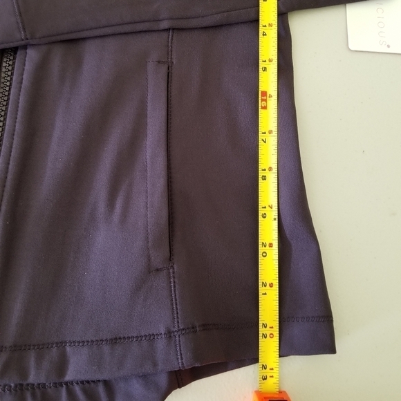 Yogalicious Athletic Jacket with hood - Picture 7 of 7